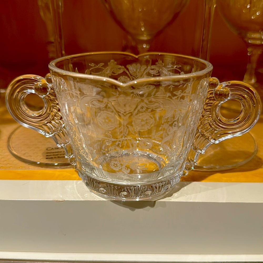 Heisey glass sugar bowl